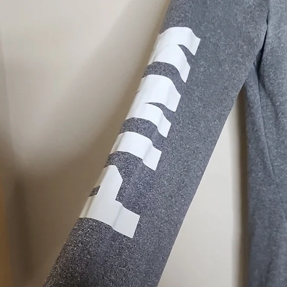 Pink Victoria secret ultimate grey long-sleeved  top size small - Picture 5 of 6